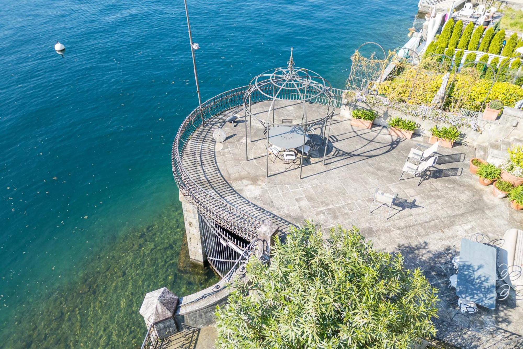 Вилла La Torre Dell'Isola Сала-Комачина Экстерьер фото